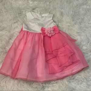 Party dress for girl size 4T , Pink and white color,